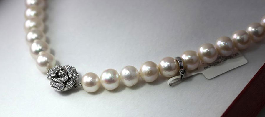 Blog-Pearls pearl necklace