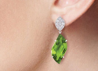Green stone earring