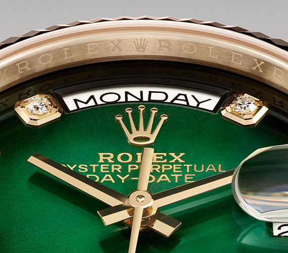 day-date_feature_day_display_0001_570x500