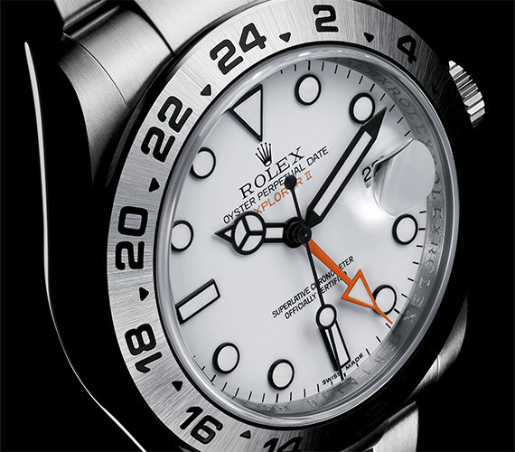 explorer_feature_bezel_0001_570x500