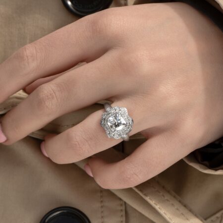 Square-cut Brilliant Diamond Ring
