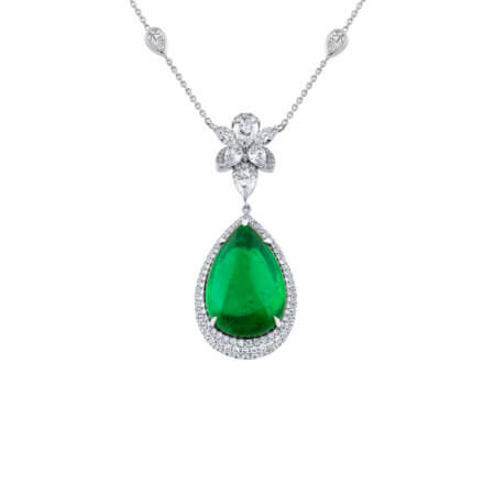 Emerald Cabochon Pendant