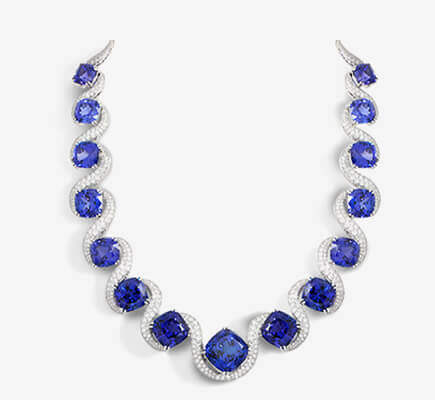necklace_Pull_01_Desktop