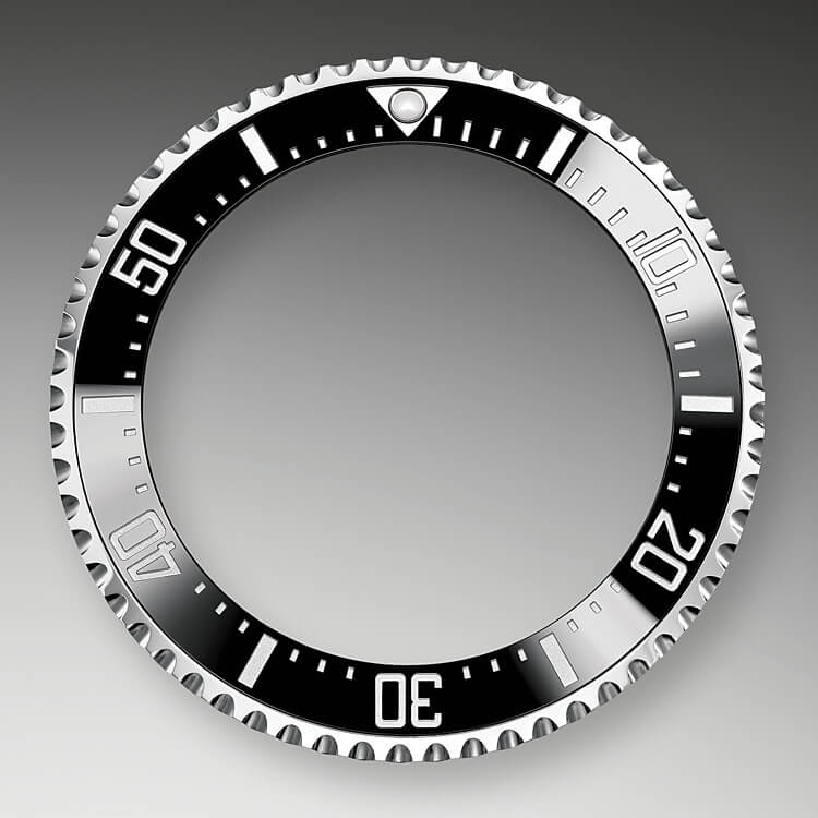 ceramic_bezel_and_luminescent_display-oystersteel-50823