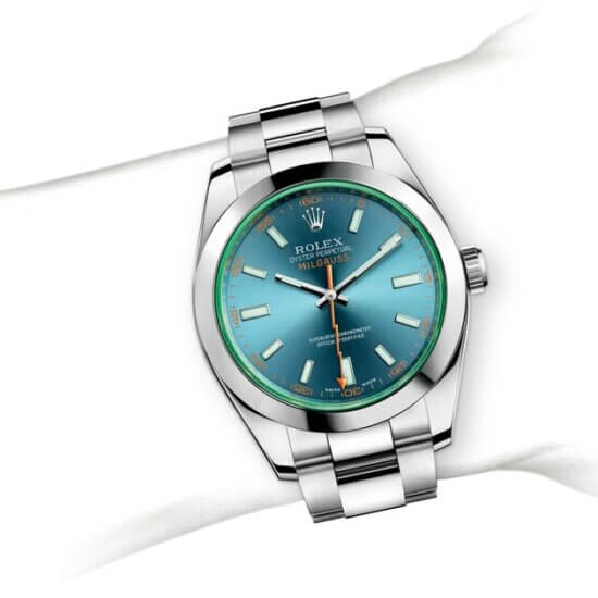 m116400gv-0002_modelpage_on_wrist_landscape