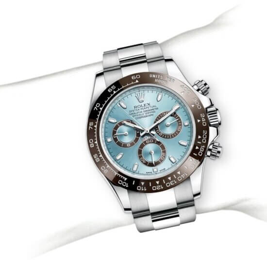 m116506-0001_modelpage_on_wrist_landscape