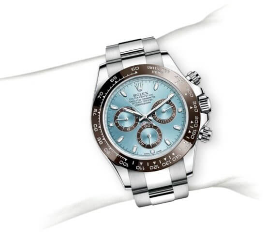 m116506-0001_modelpage_on_wrist_portrait