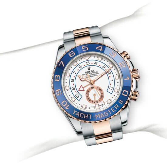 m116681-0002_modelpage_on_wrist_landscape