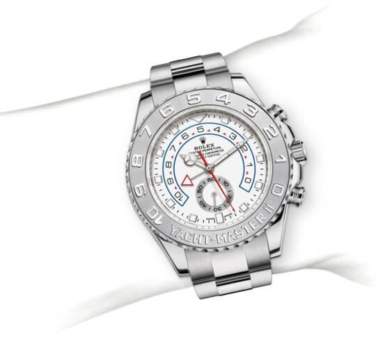 m116689-0002_modelpage_on_wrist_portrait
