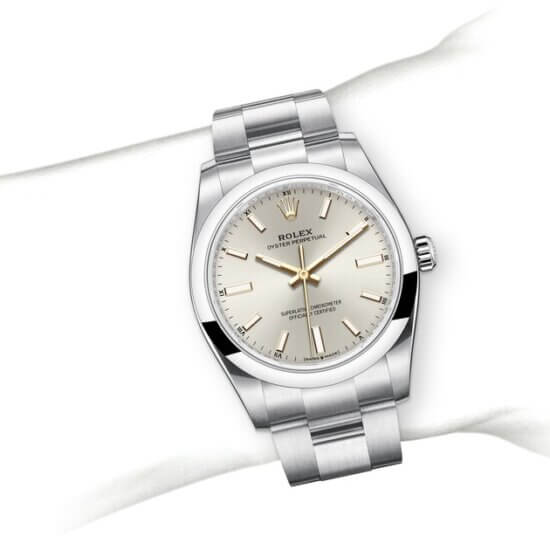 m124200-0001_modelpage_on_wrist_landscape