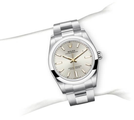 m124200-0001_modelpage_on_wrist_portrait