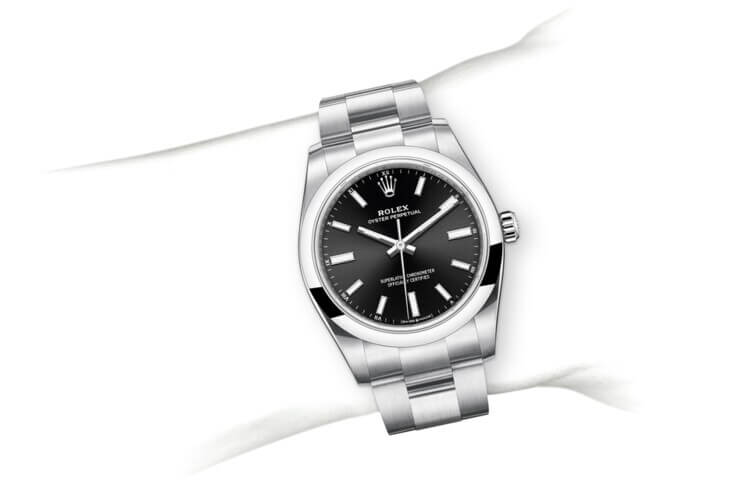 m124200-0002_modelpage_on_wrist_portrait