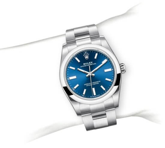 m124200-0003_modelpage_on_wrist_portrait