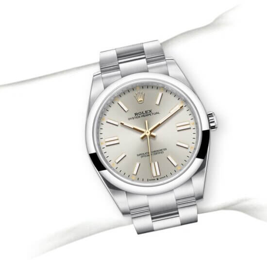 m124300-0001_modelpage_on_wrist_landscape