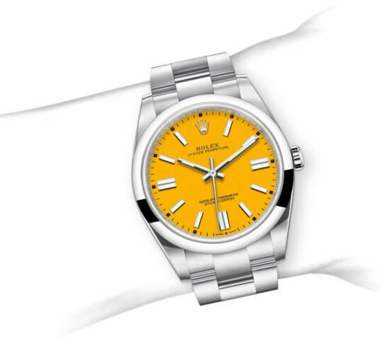 m124300-0004_modelpage_on_wrist_portrait