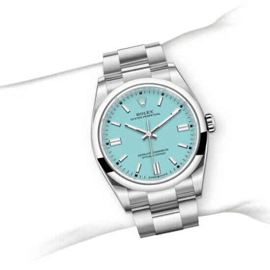 m126000-0006_modelpage_on_wrist_landscape