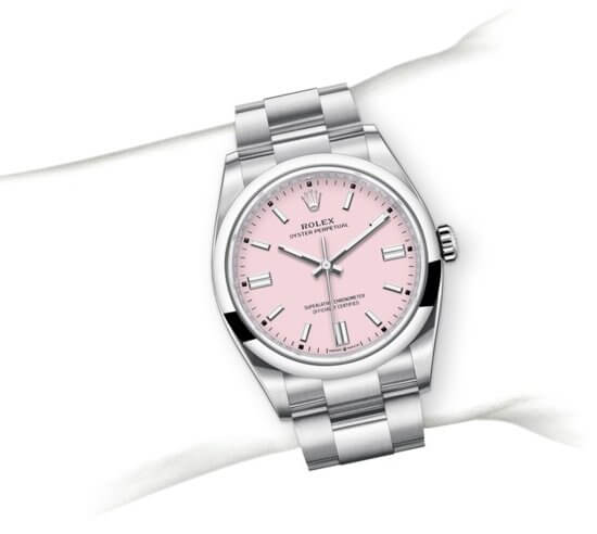 m126000-0008_modelpage_on_wrist_portrait