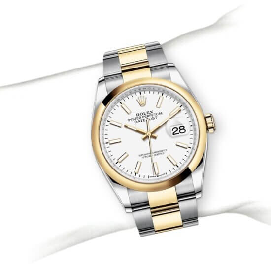 m126203-0020_modelpage_on_wrist_landscape