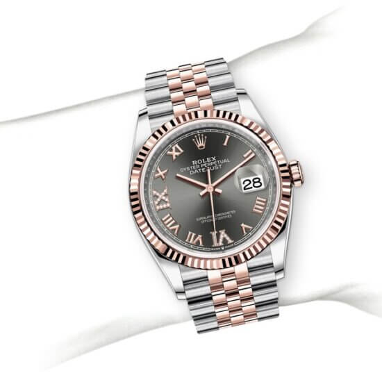 m126231-0023_modelpage_on_wrist_landscape