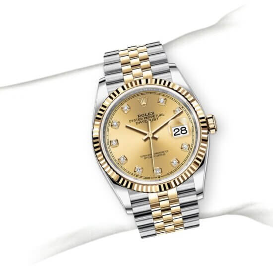 m126233-0017_modelpage_on_wrist_landscape
