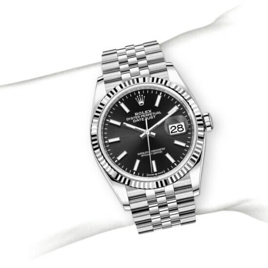 m126234-0015_modelpage_on_wrist_landscape