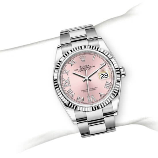 m126234-0032_modelpage_on_wrist_landscape