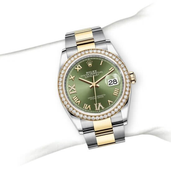 m126283rbr-0012_modelpage_on_wrist_landscape