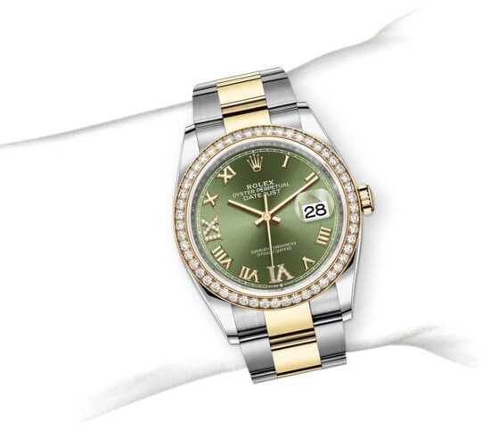m126283rbr-0012_modelpage_on_wrist_portrait