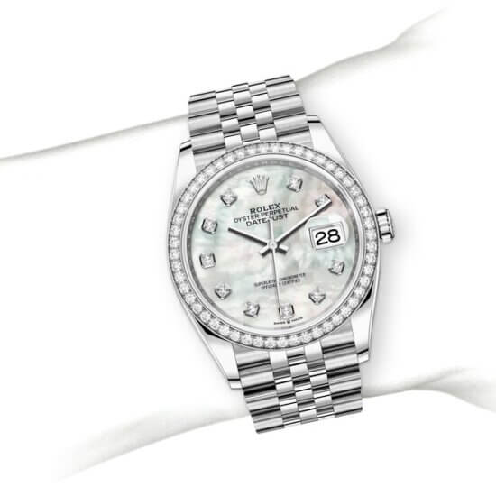 m126284rbr-0011_modelpage_on_wrist_landscape