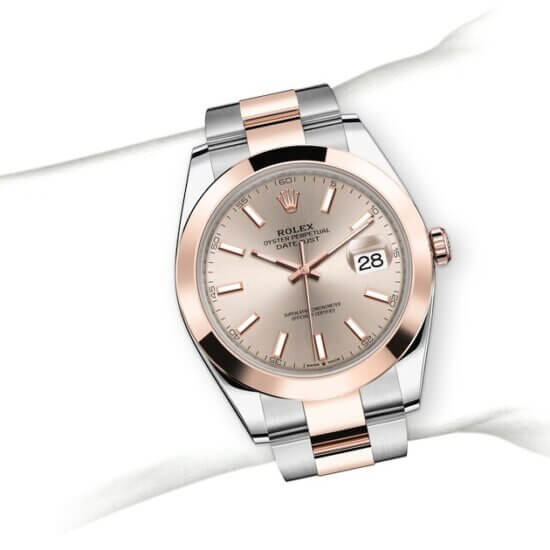 m126301-0009_modelpage_on_wrist_landscape