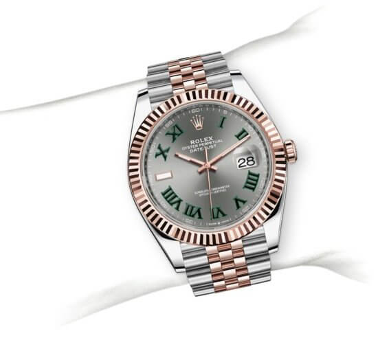 m126331-0016_modelpage_on_wrist_portrait