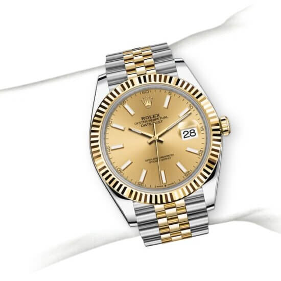 m126333-0010_modelpage_on_wrist_landscape