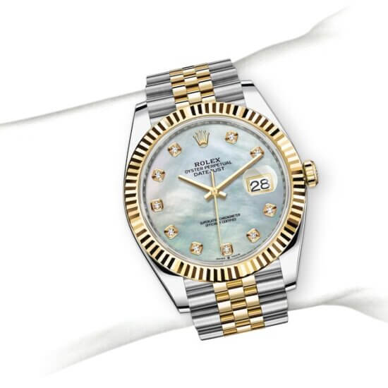 m126333-0018_modelpage_on_wrist_landscape