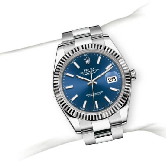 m126334-0001_modelpage_on_wrist_landscape