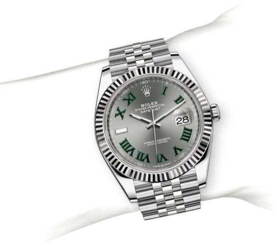 m126334-0022_modelpage_on_wrist_portrait