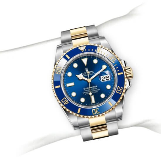 m126613lb-0002_modelpage_on_wrist_landscape