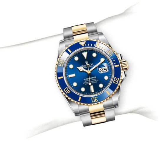 m126613lb-0002_modelpage_on_wrist_portrait