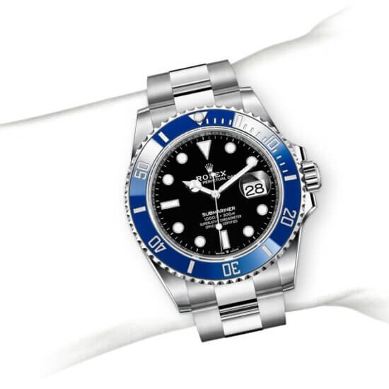 m126619lb-0003_modelpage_on_wrist_landscape