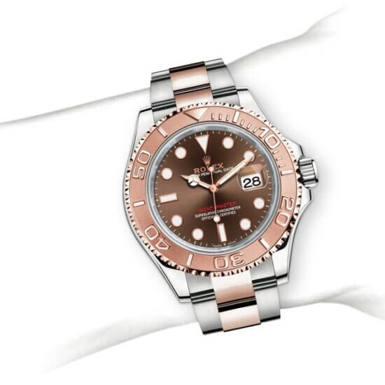 m126621-0001_modelpage_on_wrist_landscape