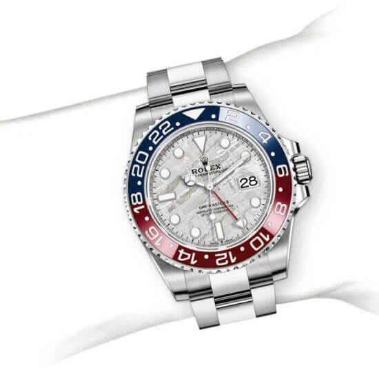 m126719blro-0002_modelpage_on_wrist_landscape
