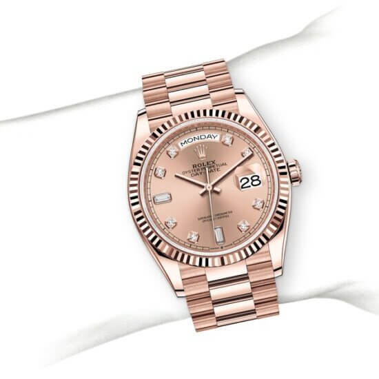 m128235-0009_modelpage_on_wrist_landscape