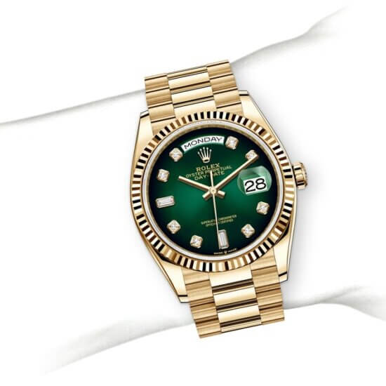 m128238-0069_modelpage_on_wrist_landscape