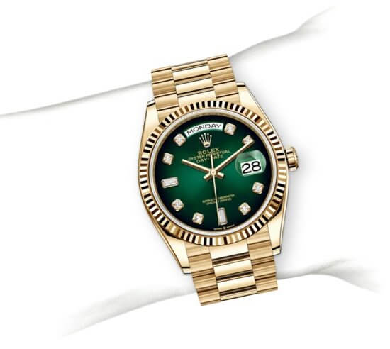 m128238-0069_modelpage_on_wrist_portrait