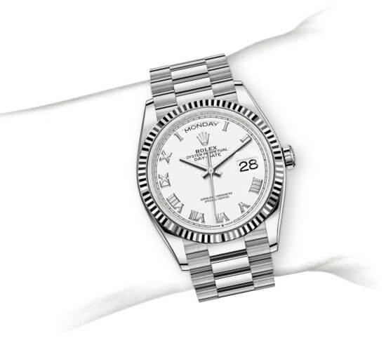 m128239-0038_modelpage_on_wrist_portrait