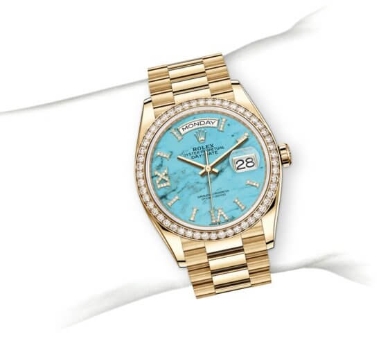 m128348rbr-0037_modelpage_on_wrist_portrait