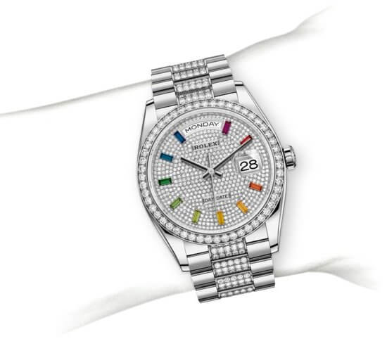 m128349rbr-0012_modelpage_on_wrist_portrait