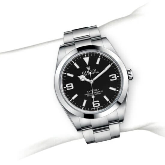 m214270-0003_modelpage_on_wrist_landscape