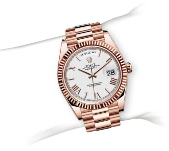 m228235-0032_modelpage_on_wrist_portrait