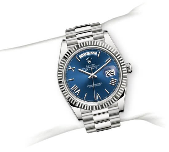 m228239-0007_modelpage_on_wrist_portrait
