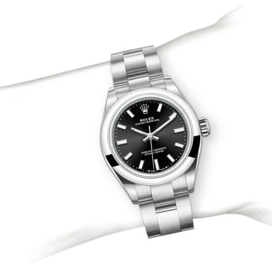 m276200-0002_modelpage_on_wrist_landscape